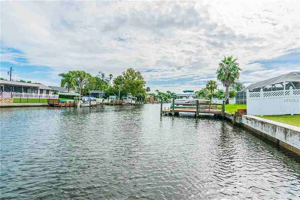 8723 Elmwood Lane - Photo 3 of 30