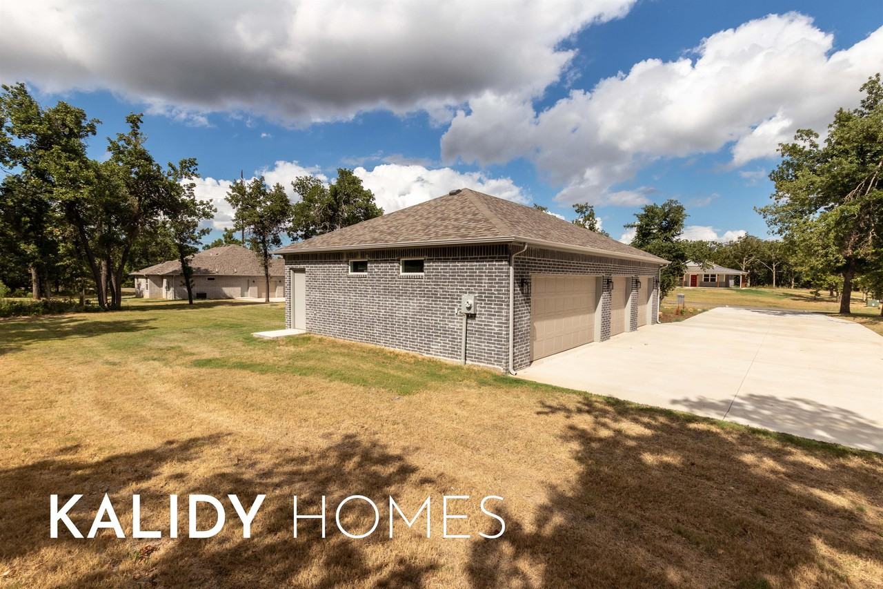 1679 Kalidy Dr #1 - Photo 4 of 50