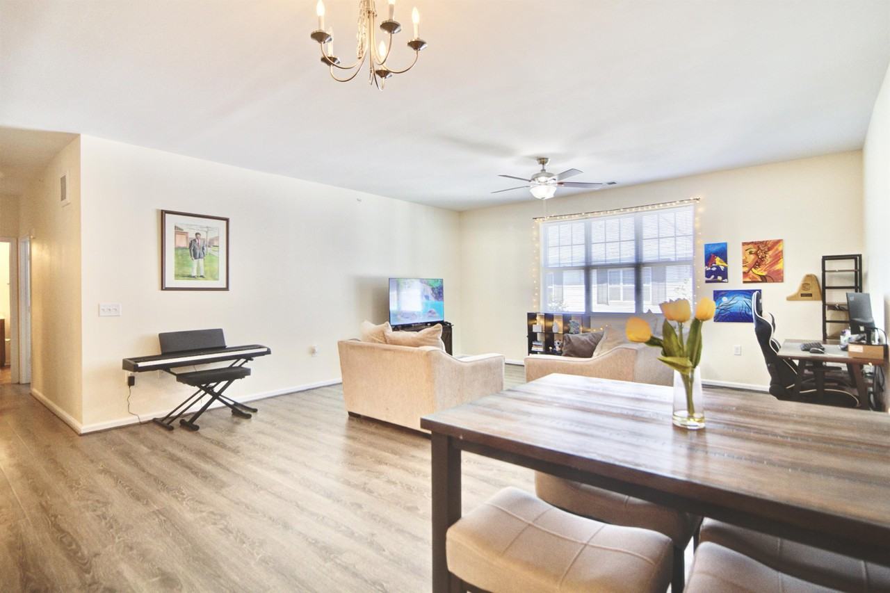 4316 Colindale Road - 1Unit 304 #1 - Photo 3 of 34