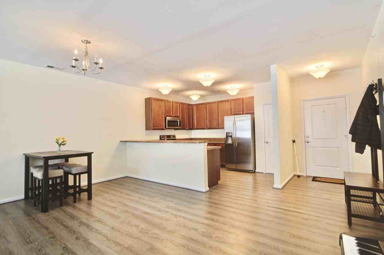 4316 Colindale Road - 1Unit 304 #1 - Photo 4 of 34