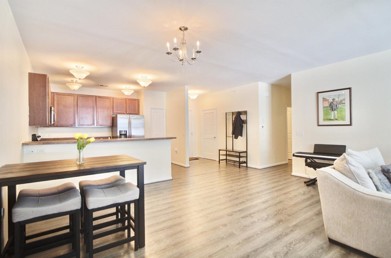 4316 Colindale Road - 1Unit 304 #1 - Photo 5 of 34