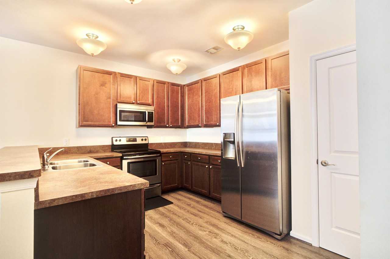 4316 Colindale Road - 1Unit 304 #1 - Photo 6 of 34
