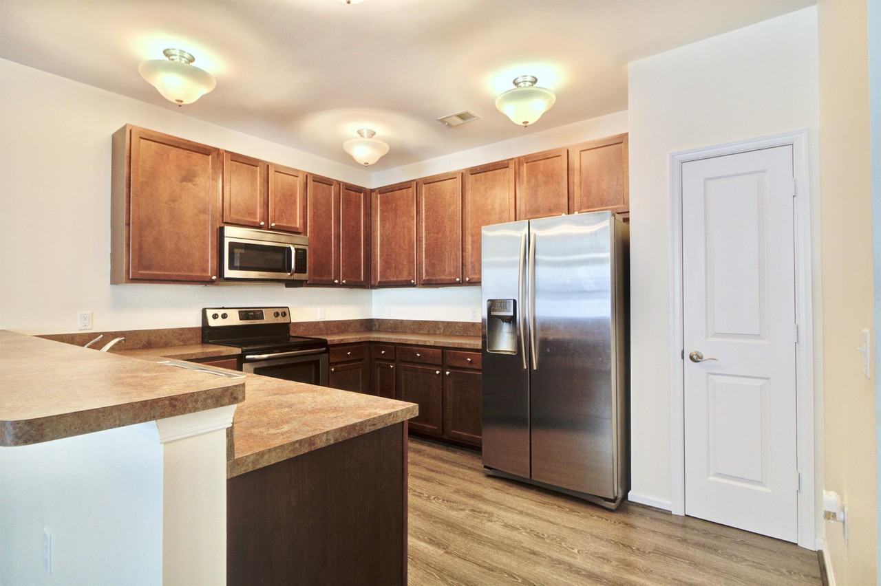 4316 Colindale Road - 1Unit 304 #1 - Photo 7 of 34