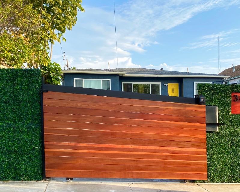 3433 Florence St - Photo 4 of 50