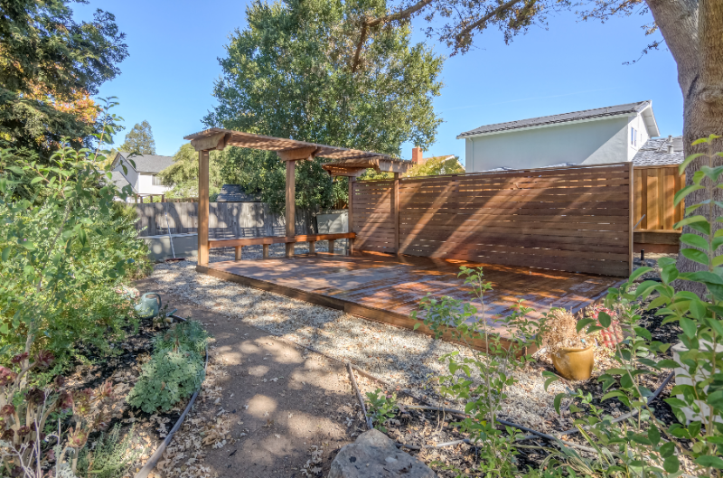 421 Kahrs Ave - Photo 7 of 30