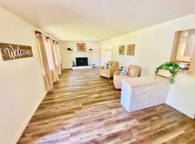 1634 Laurel Ave - Photo 3 of 18