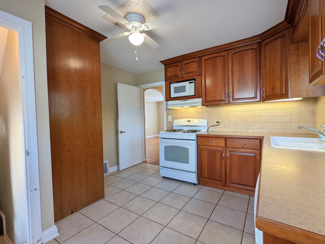 514 N Emerson St #1 - Photo 6 of 26