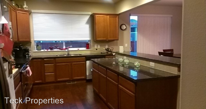 1335 Farina Loop Se - Photo 3 of 9