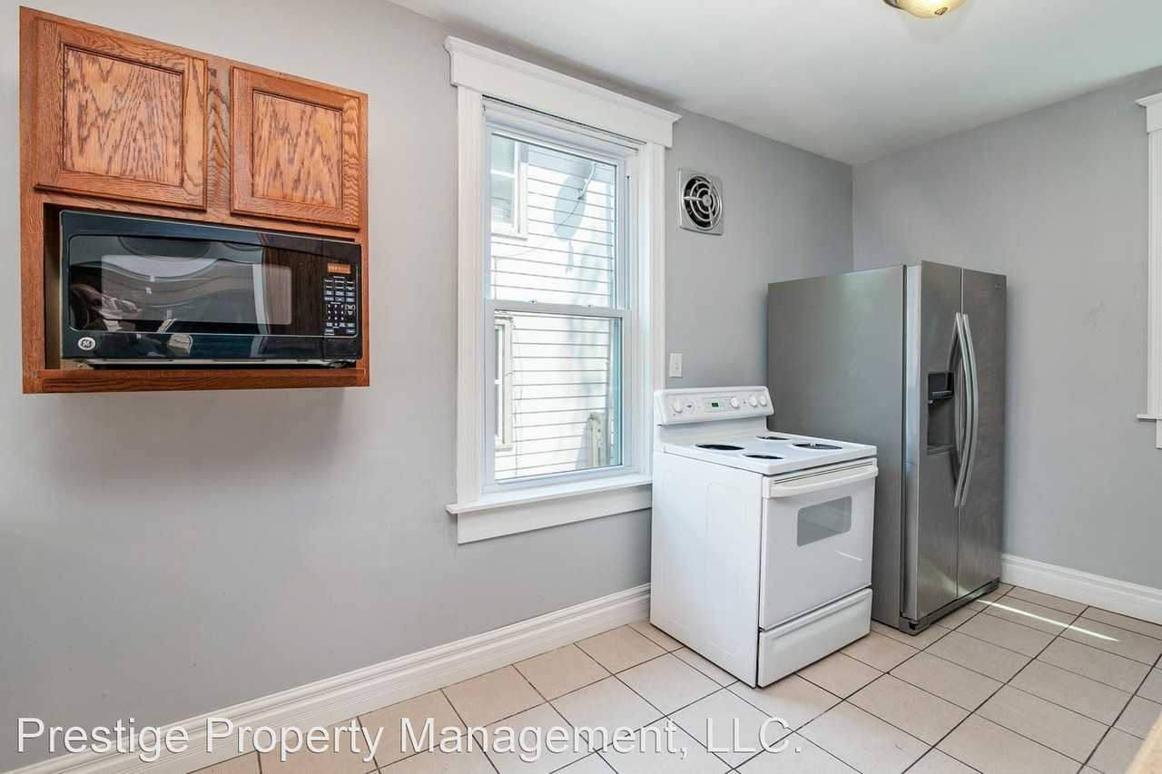 2528 Ravine St - Photo 2 of 33