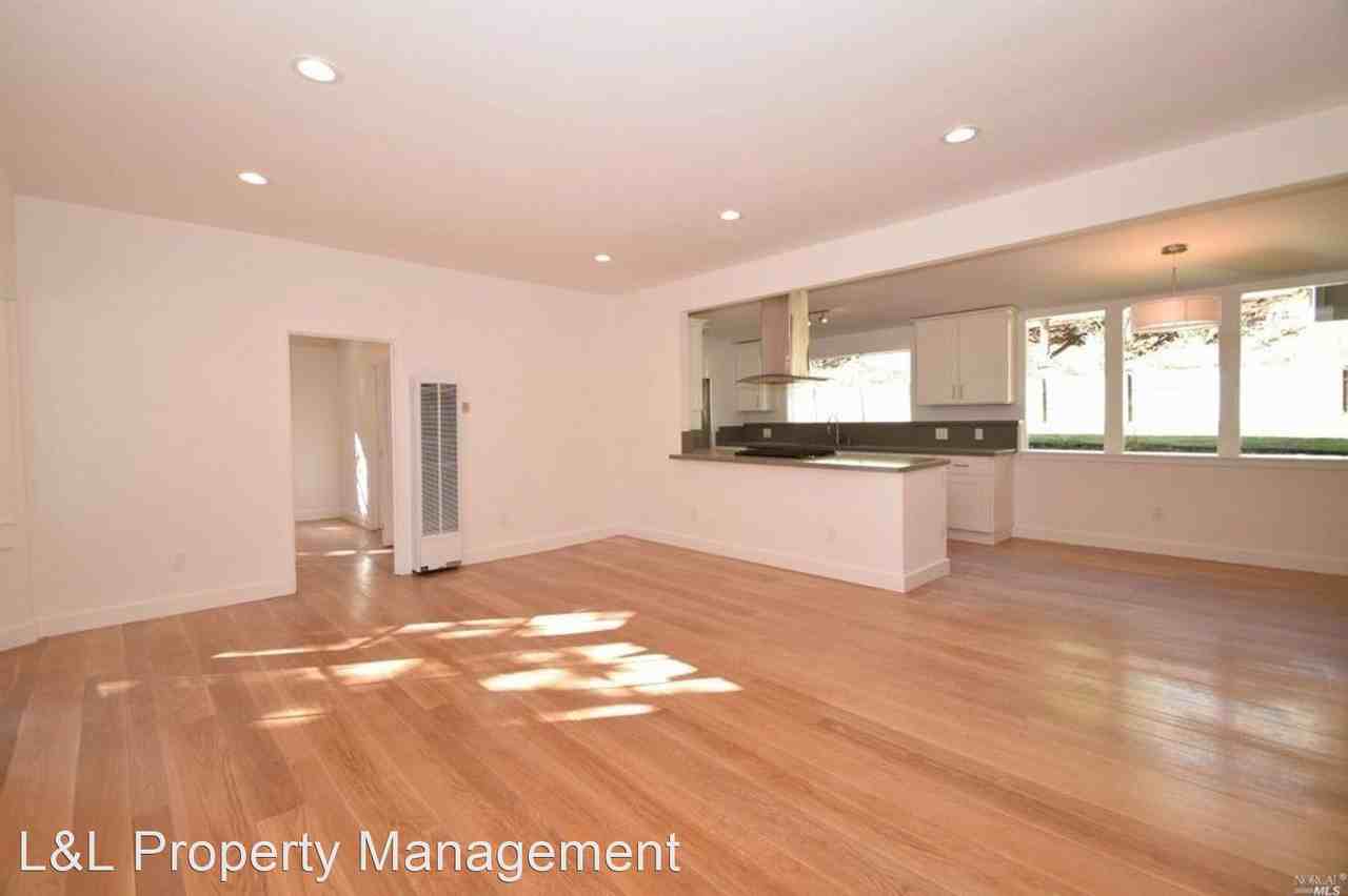 111 Belvedere Dr - Photo 2 of 16