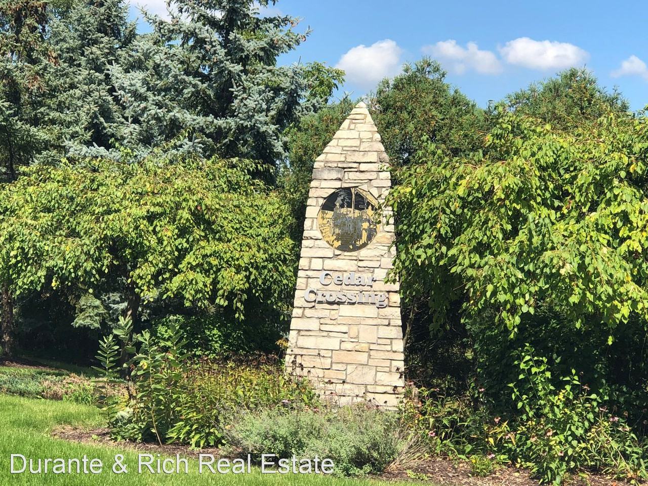 570 Huntington Cir - Photo 2 of 16