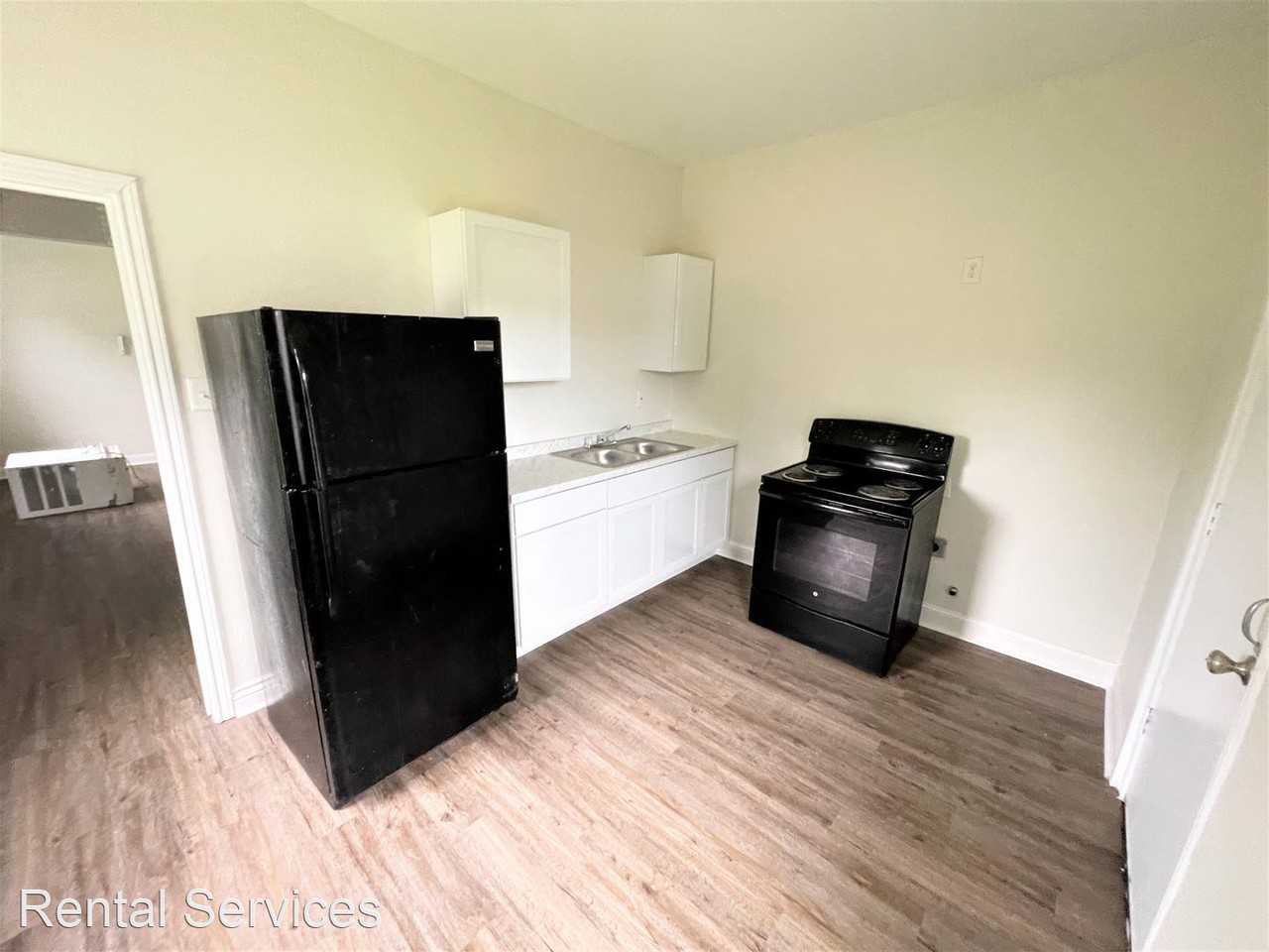 1947 - 1949 8th Street - Photo 3 of 5