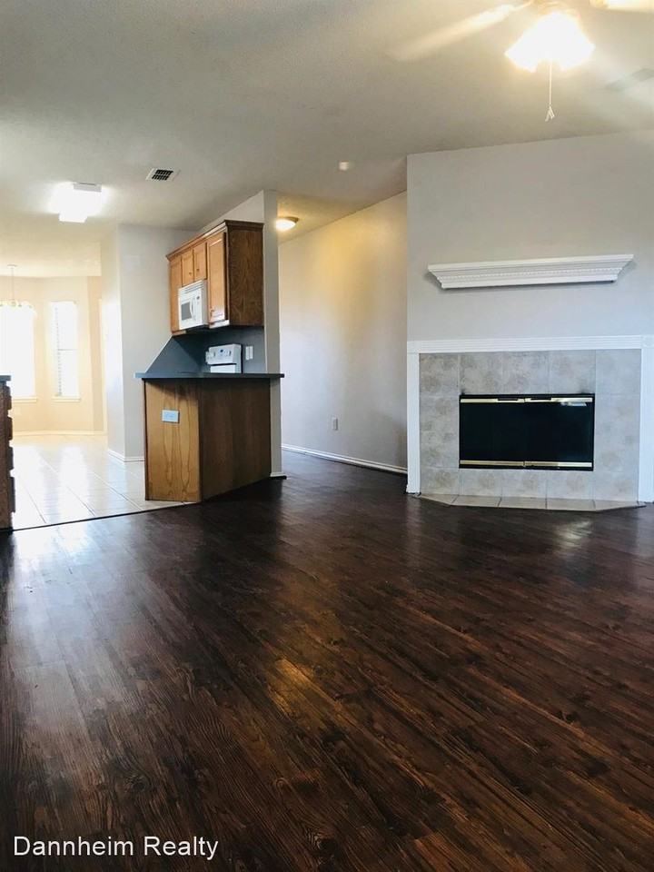 1915 80th St - Photo 3 of 16