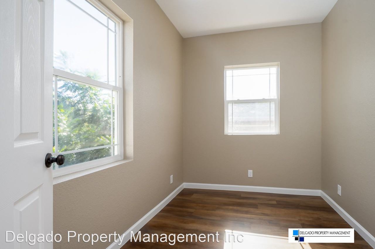 211 Florida St - Photo 3 of 15