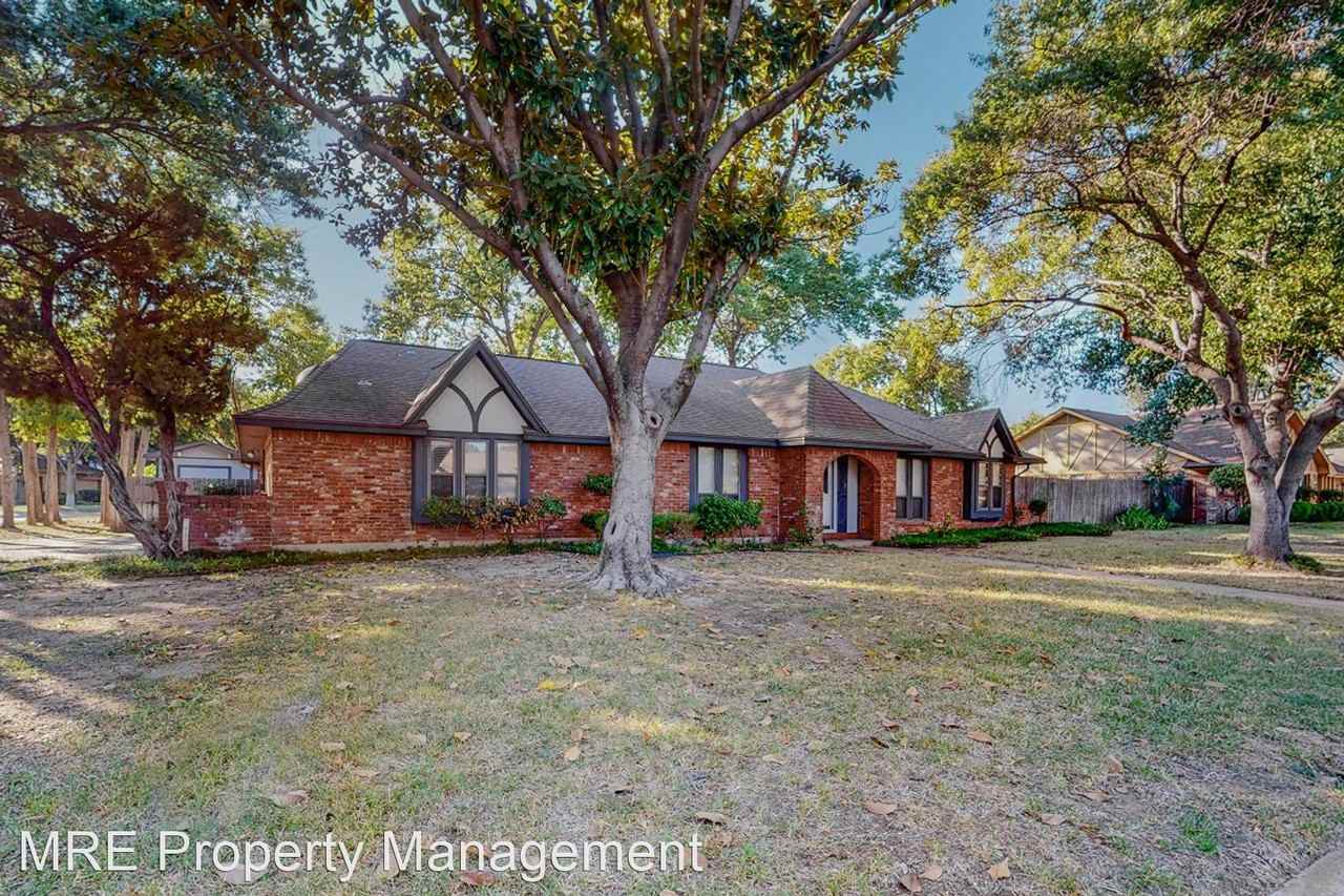 2313 Prince John Dr - Photo 3 of 43