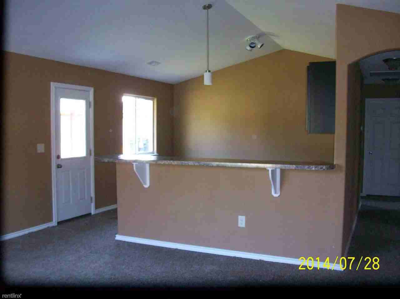 2419 S Saint Clair Ave - Photo 2 of 11