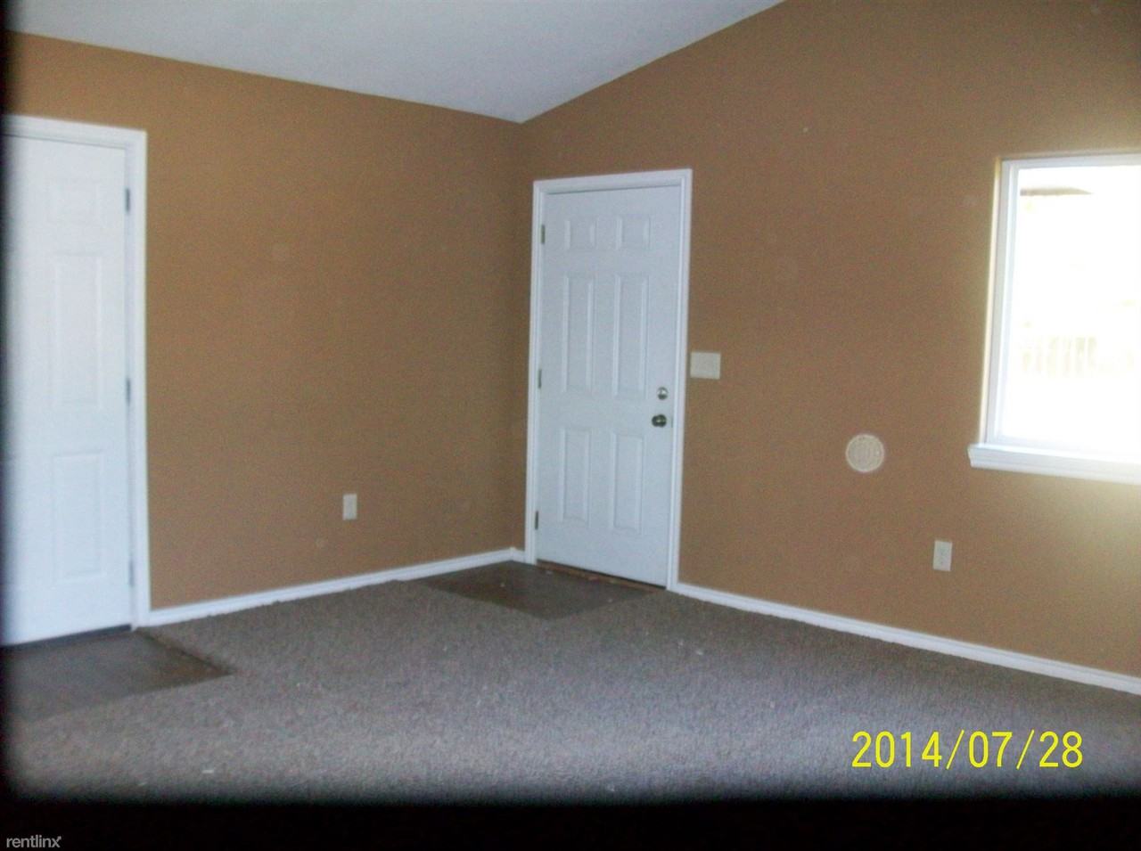 2419 S Saint Clair Ave - Photo 3 of 11
