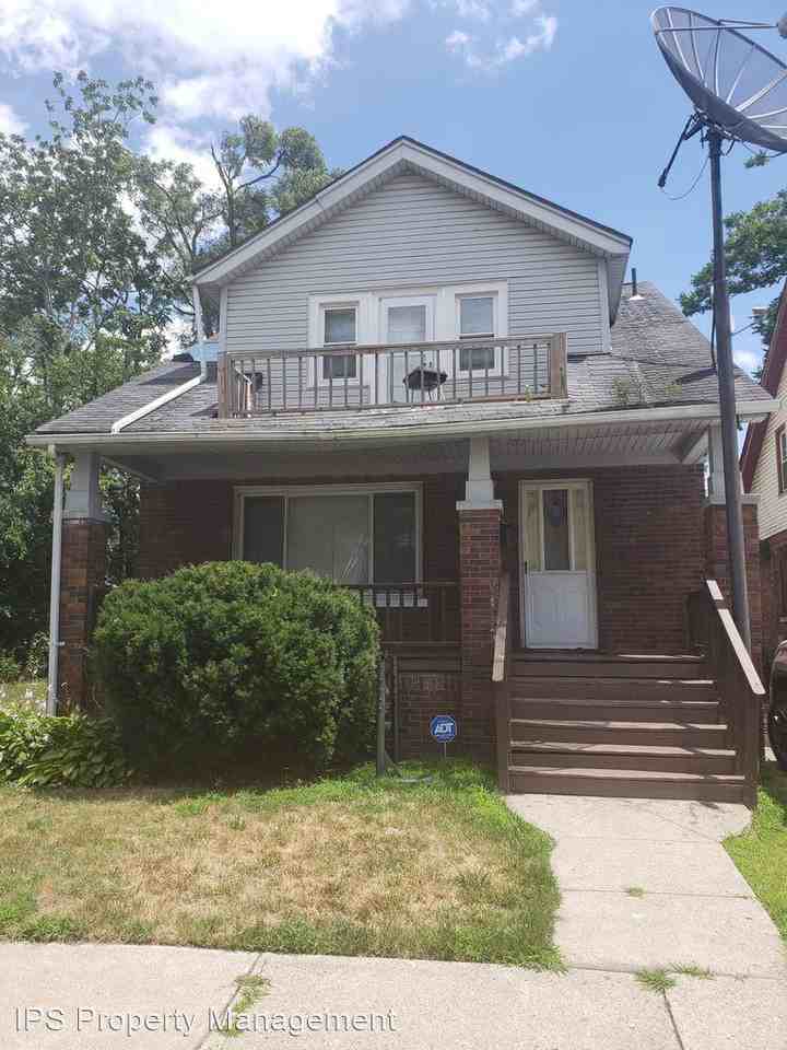 15832 Cherrylawn St - Photo 2 of 10