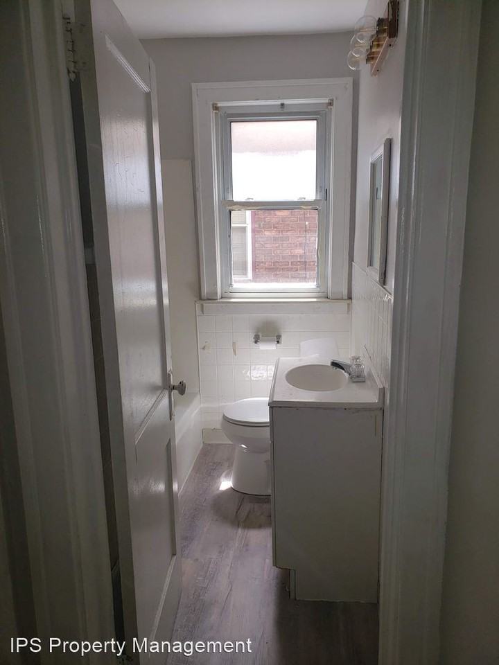 15832 Cherrylawn St - Photo 3 of 10