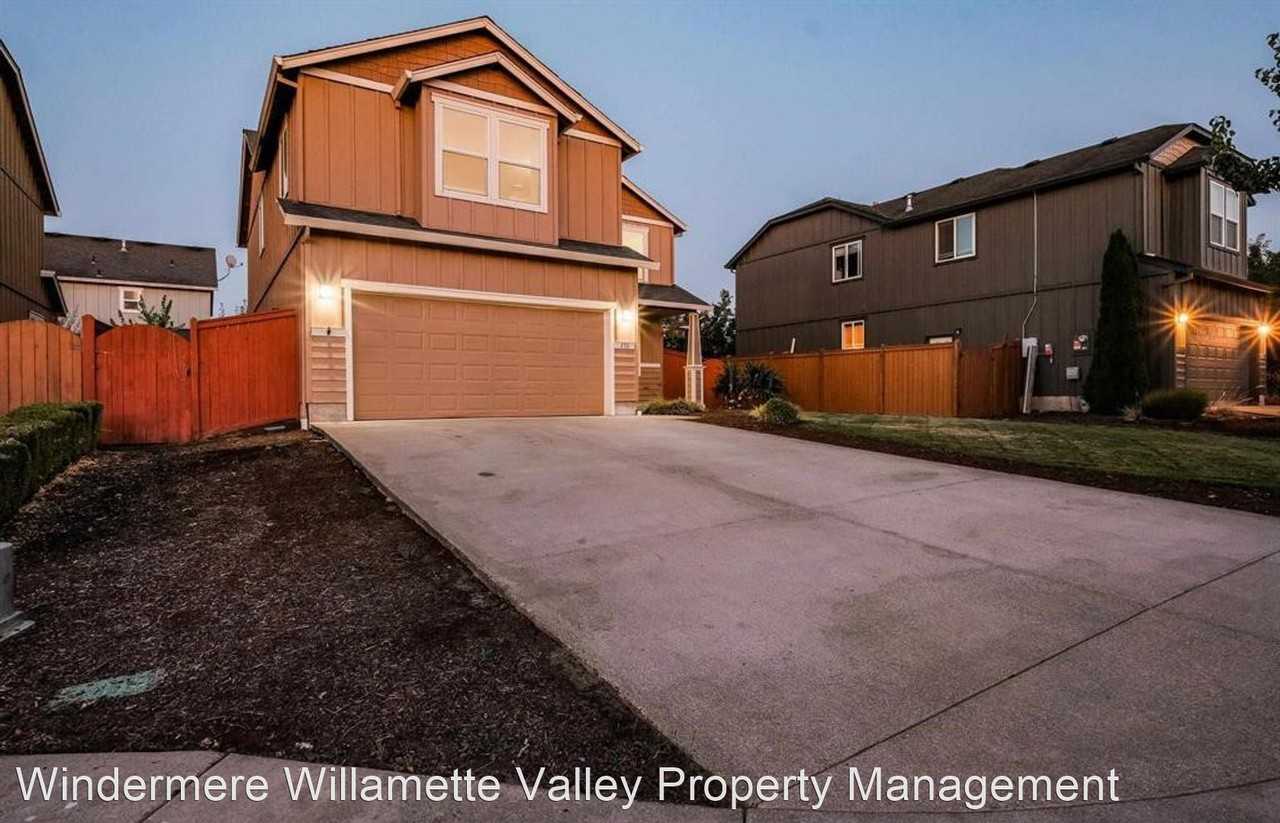 171 Bentley Ct Ne - Photo 2 of 41