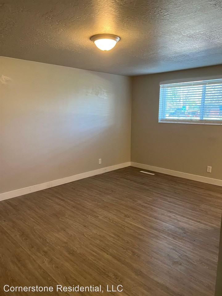 31 W 1600 N - Photo 2 of 15