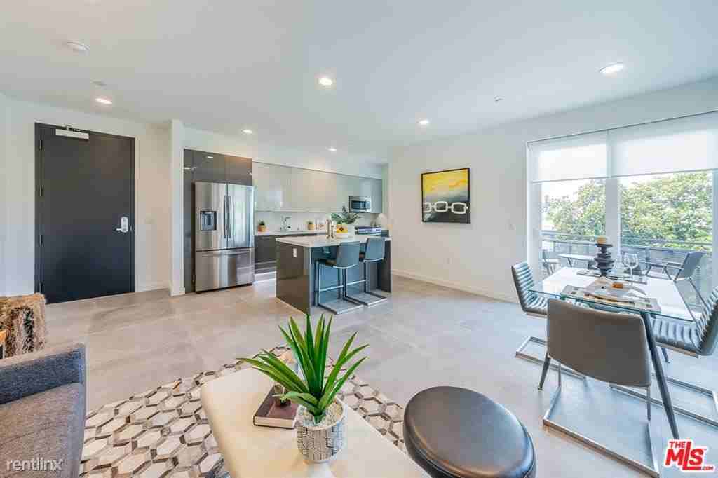 214 S Westmoreland Ave #4