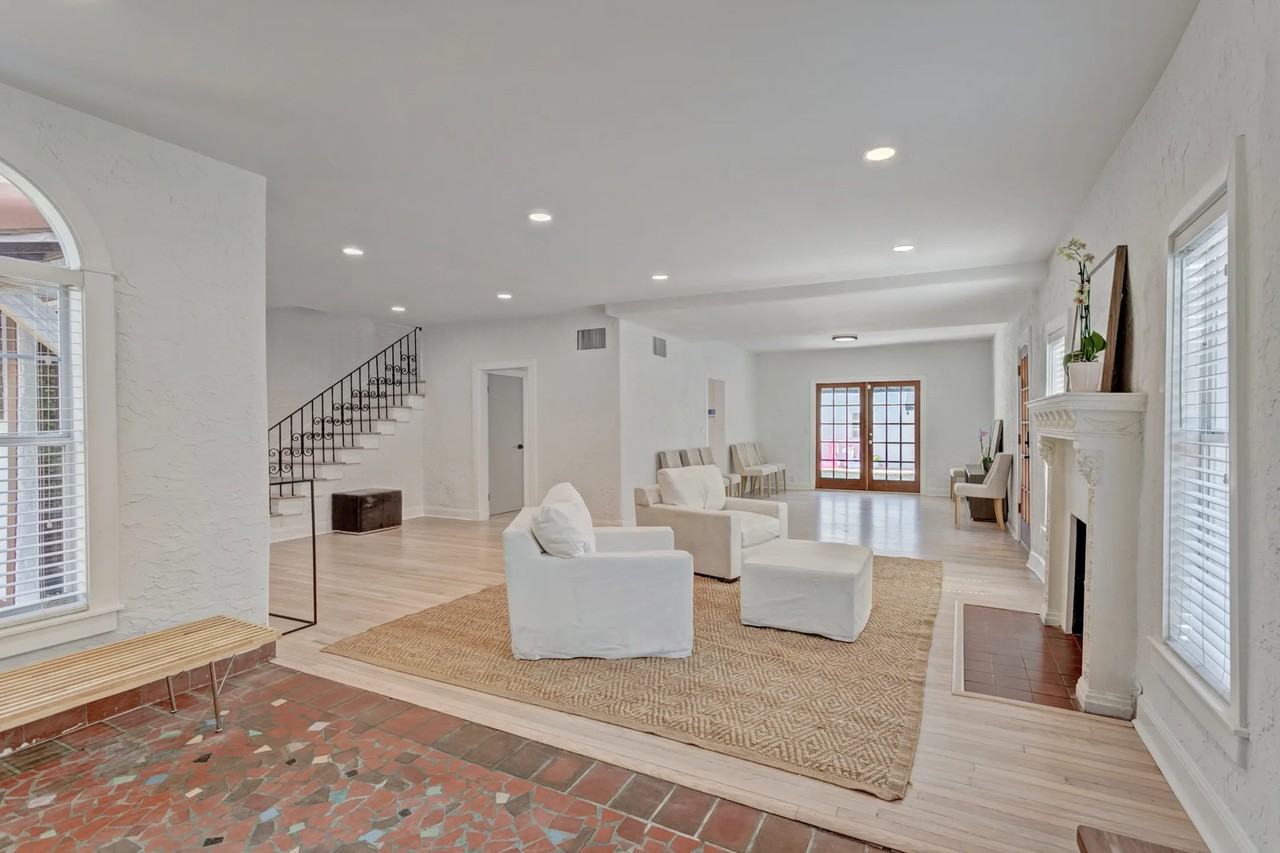 441 28th St - Photo 3 of 17