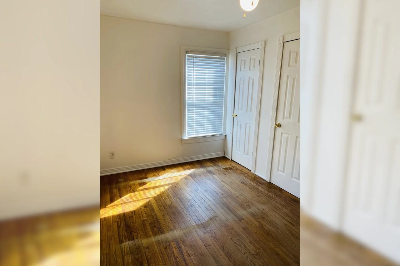 1935 Pembroke St - Photo 3 of 26