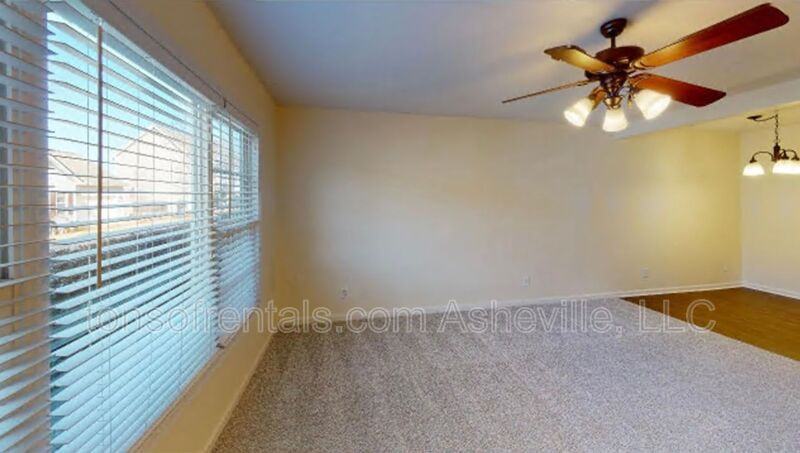 98 Rotunda Cir - Photo 4 of 18