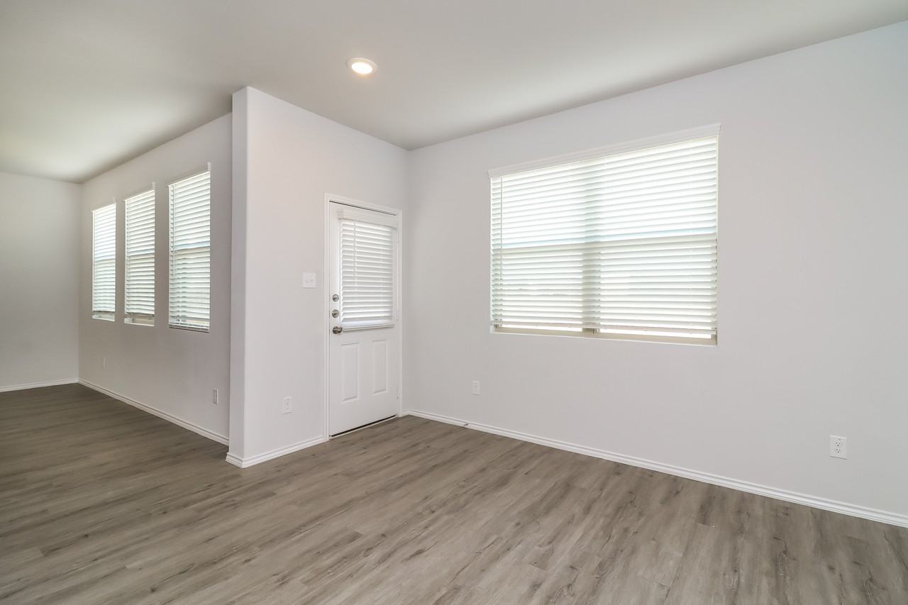 8305 Yaupon Holly Trl - Photo 3 of 16