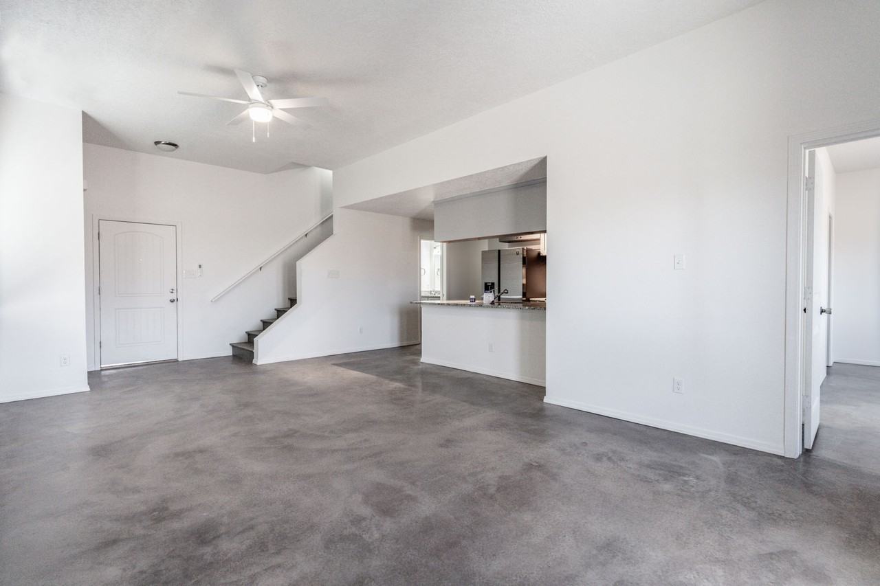 1517 Meadowlark Ln Se - Photo 2 of 28