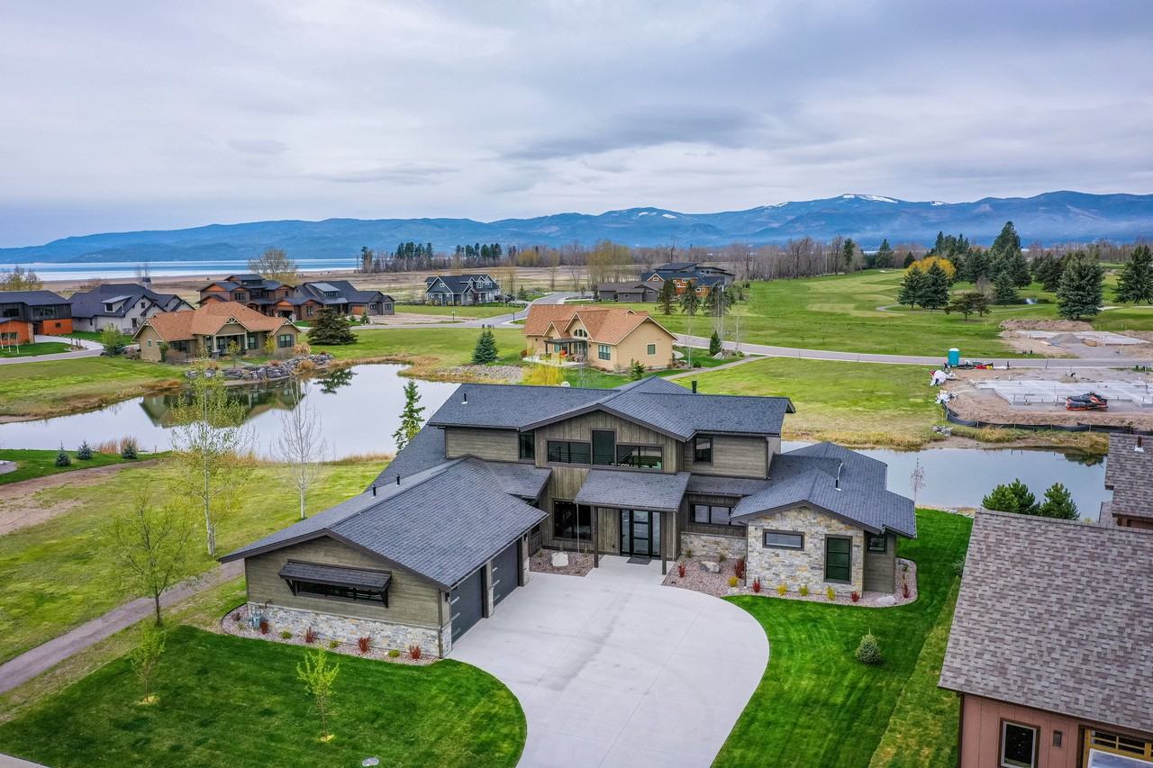 1098 Lake Pointe Dr - Photo 2 of 21