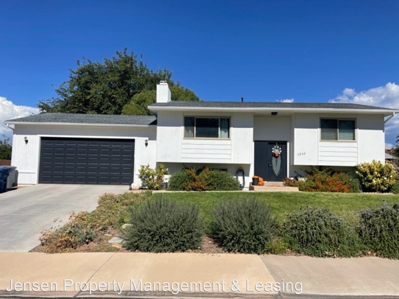 1240 W 670 N - Photo 3 of 34