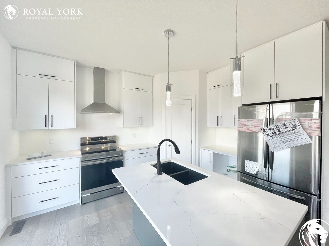 12 Kaiser Lane - Photo 2 of 41