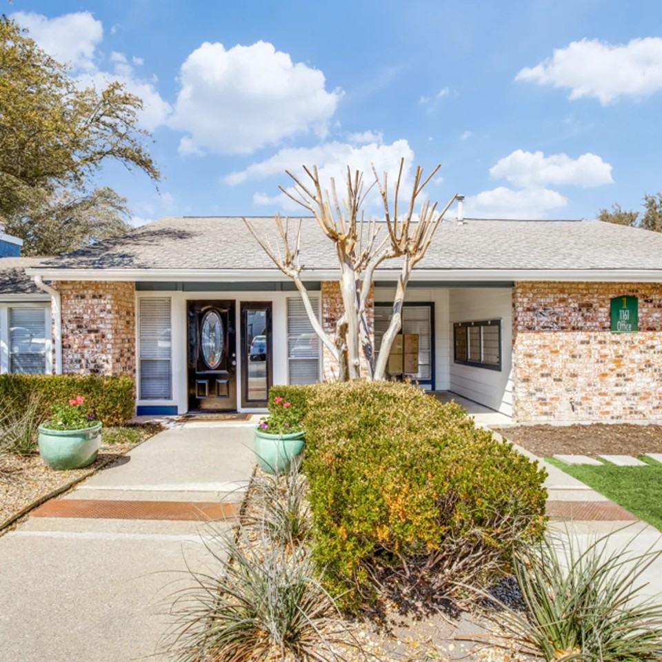 The Meadows Apartments 1500 N Bluegrove Rd, Lancaster, TX 75134 Zumper