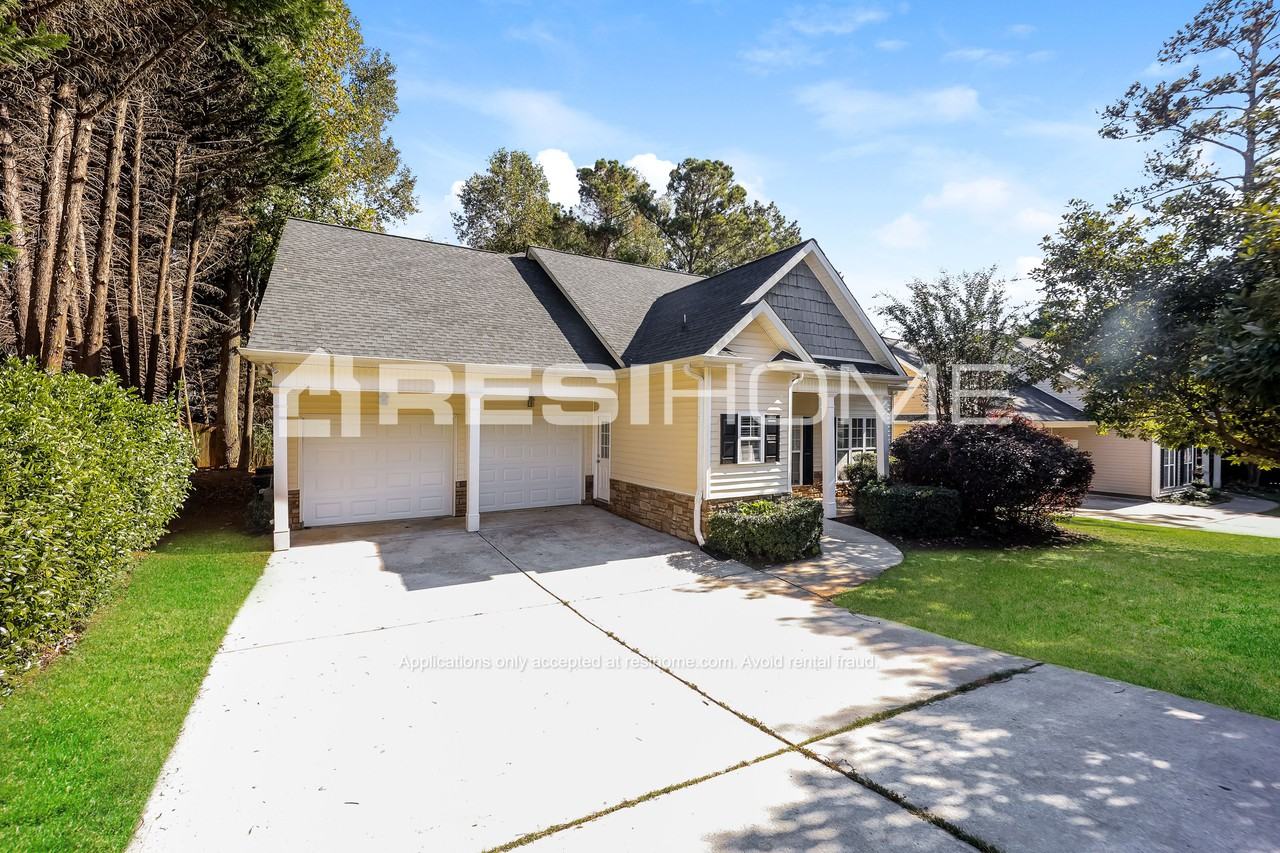 38 Fairgreen Trce - Photo 3 of 24