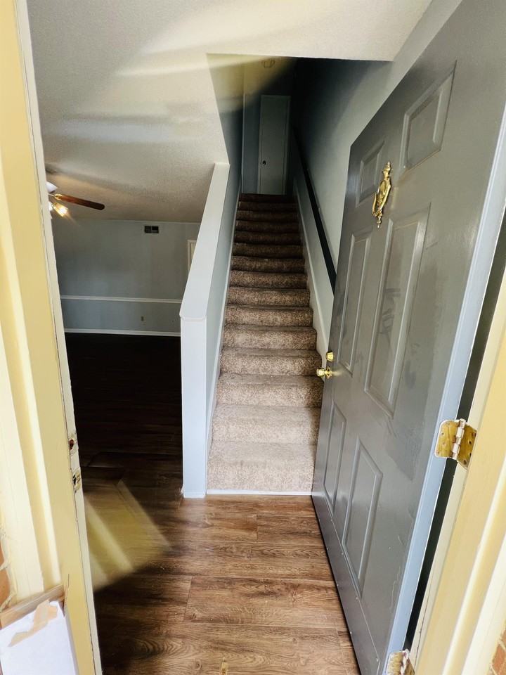 1905 Elkhorn Ln #1 - Photo 3 of 4