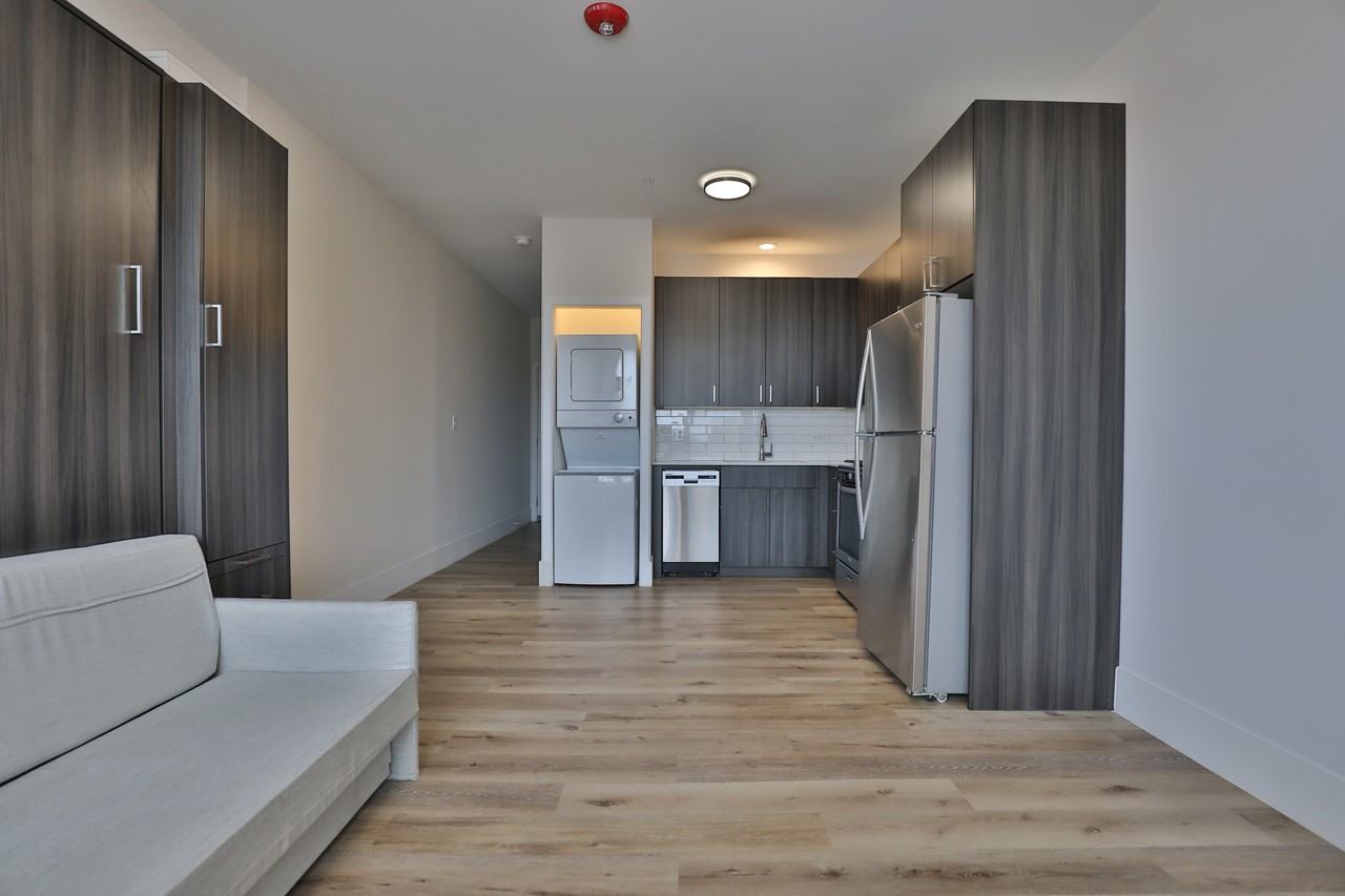 1531 W Howard St #409 - Photo 3 of 19