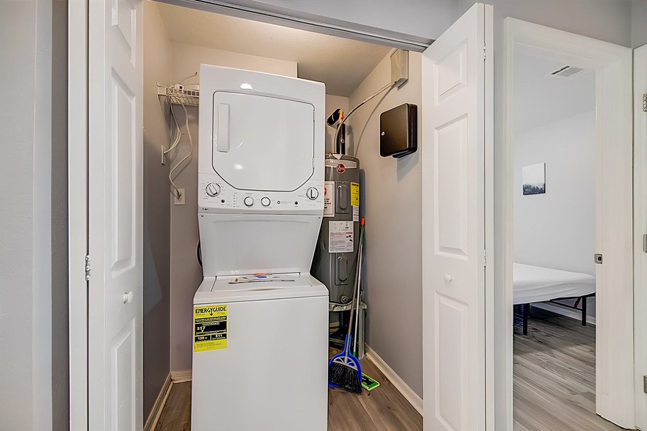 E 38th Ave - Photo 7 of 11