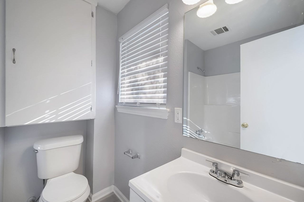 Ridgeway Dr - Photo 2 of 11