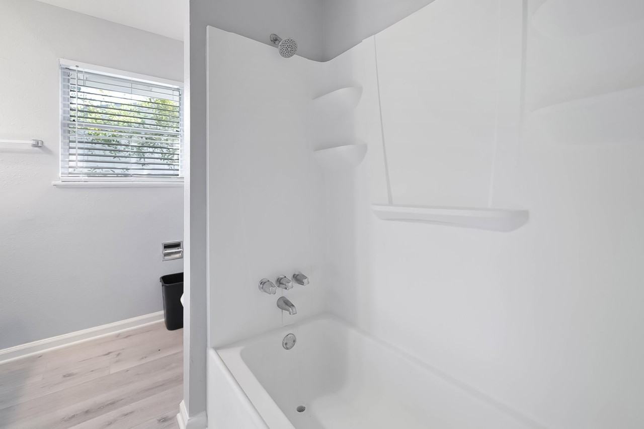 Ridgeway Dr - Photo 4 of 11