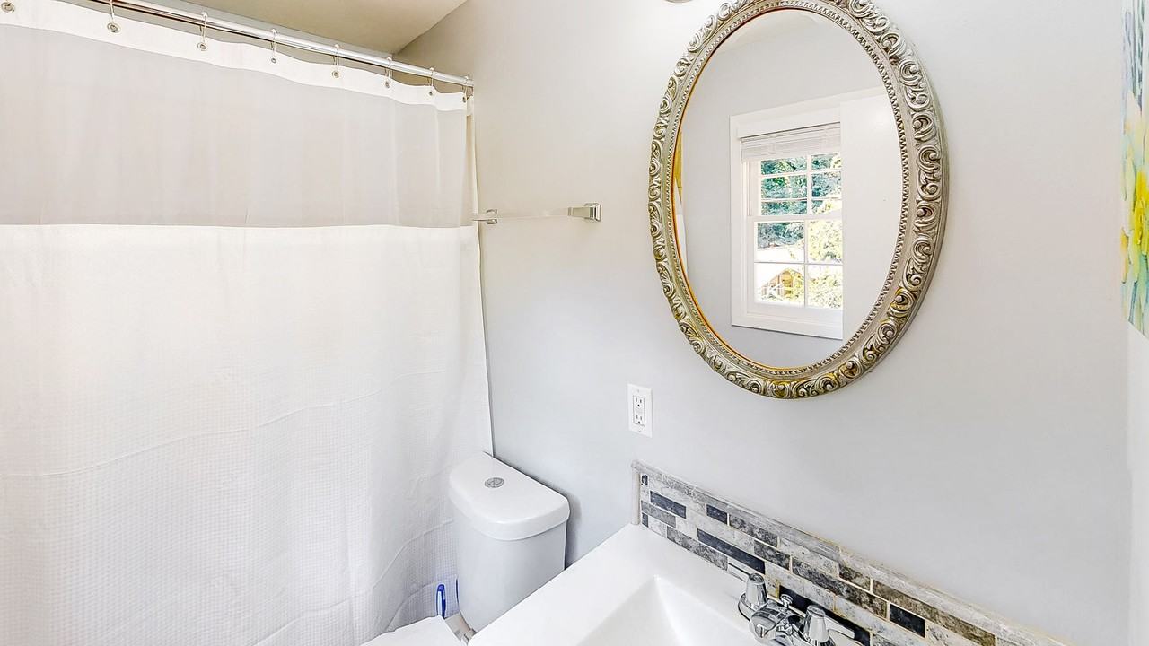 Malibu Dr - Photo 2 of 8