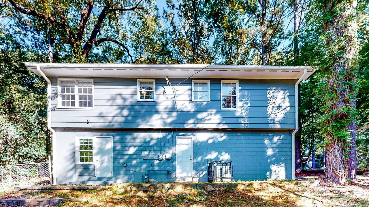 Malibu Dr - Photo 4 of 8