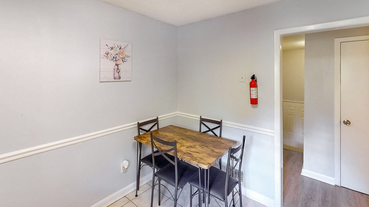 Malibu Dr - Photo 3 of 8