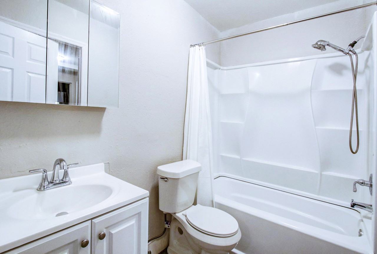 Quincy St S - Photo 3 of 9