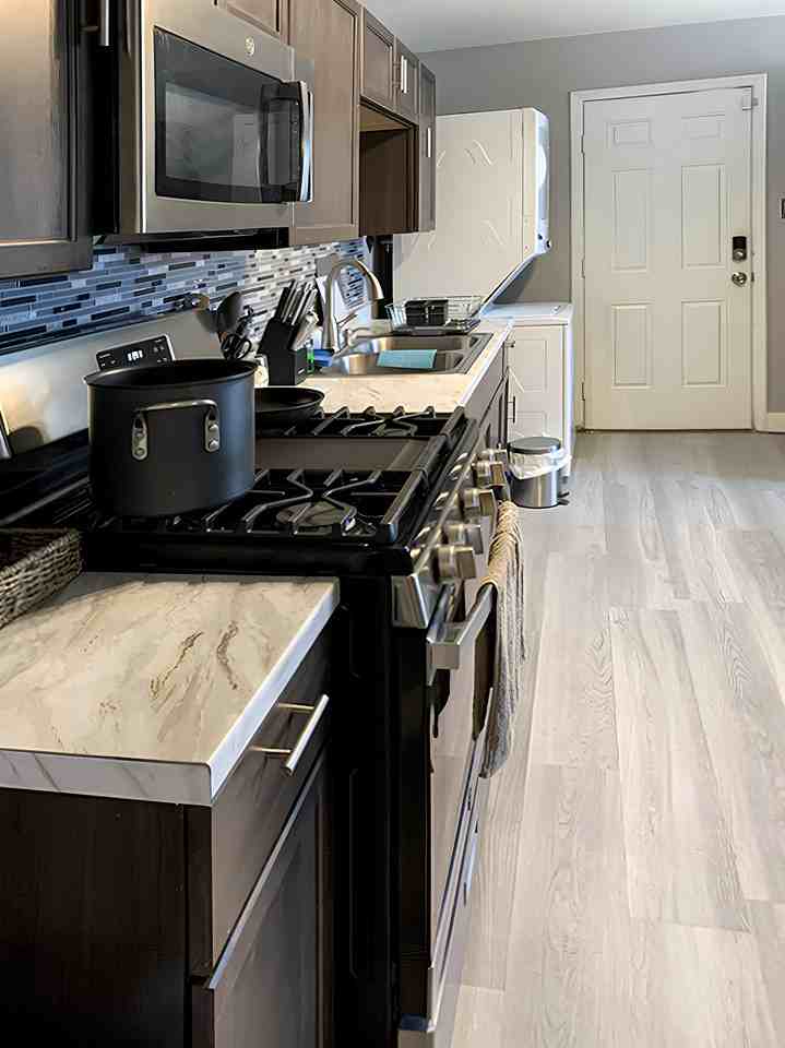 Holland Ave - Photo 4 of 21