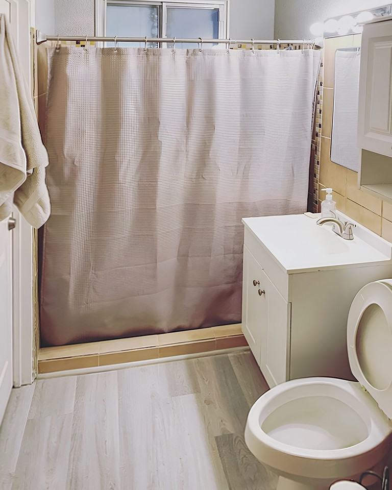 Holland Ave - Photo 5 of 21