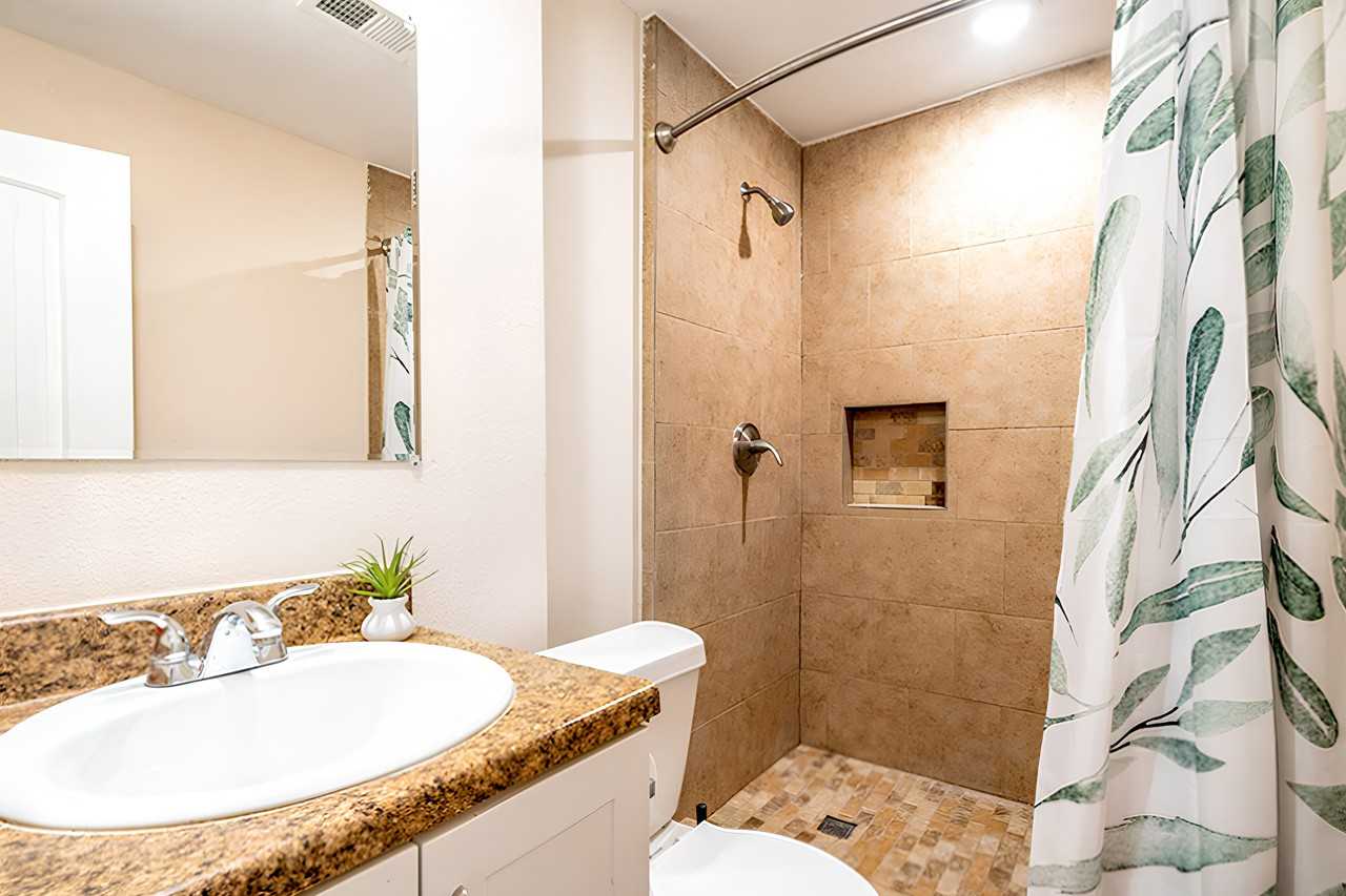 Hollybrook Ln - Photo 7 of 13