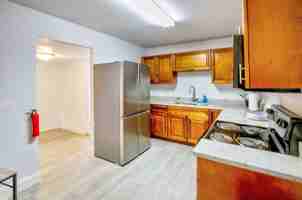 featured image of E Paris St