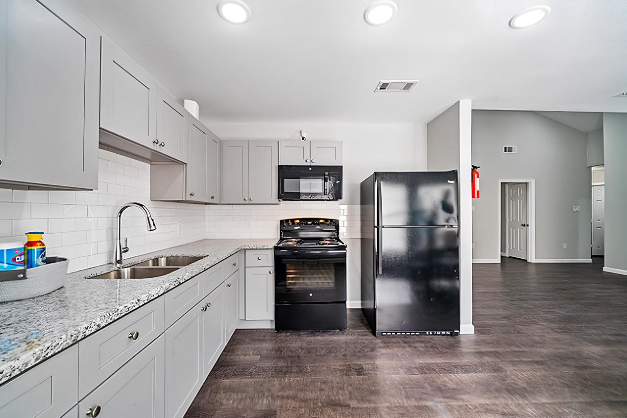 Windy Royal Dr - Photo 4 of 14